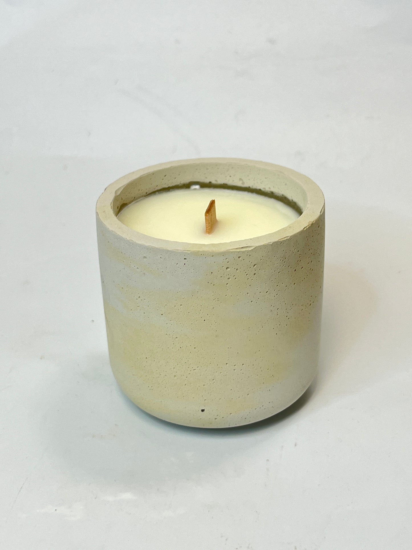 6oz Coconut Apricots Candle l Mildly Scented Slow-burn Natural Candle l Natural Candle l Flameless Candle