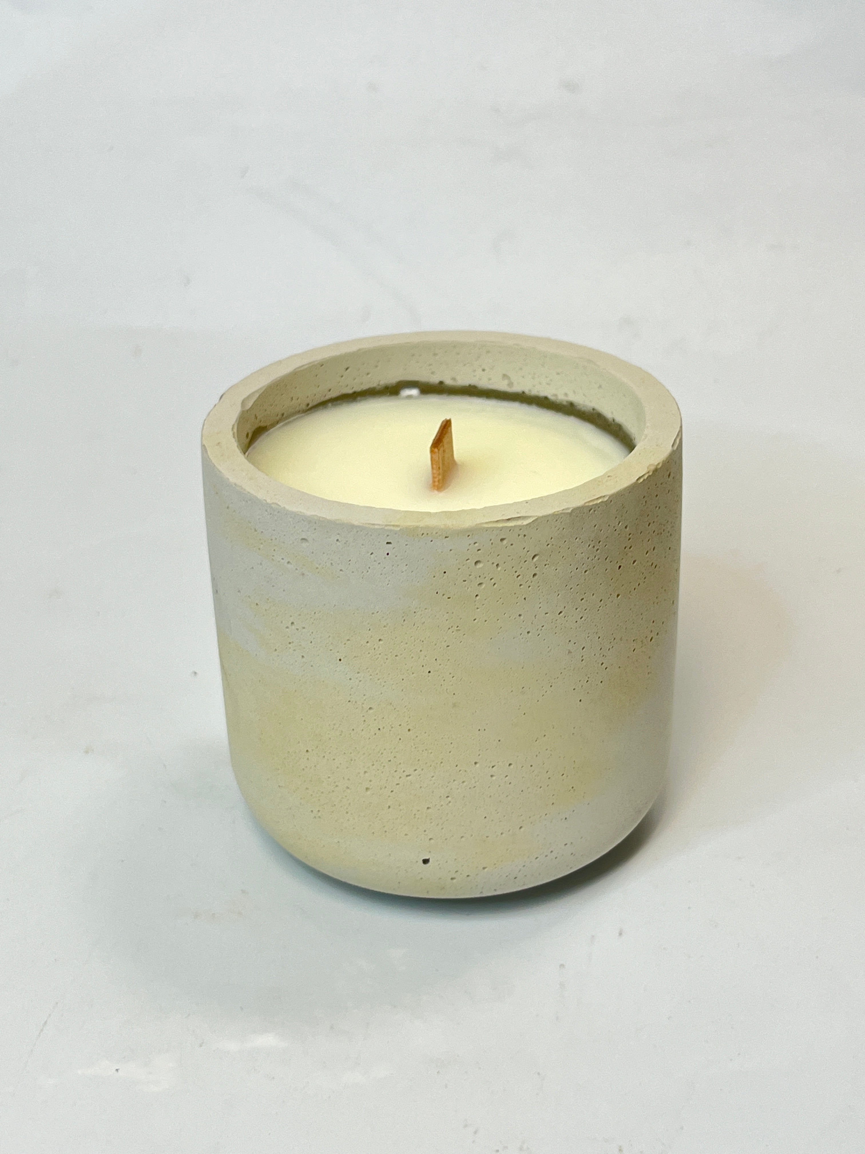 6oz Coconut Apricots Candle l Mildly Scented Slow-burn Natural Candle l Natural Candle l Flameless Candle