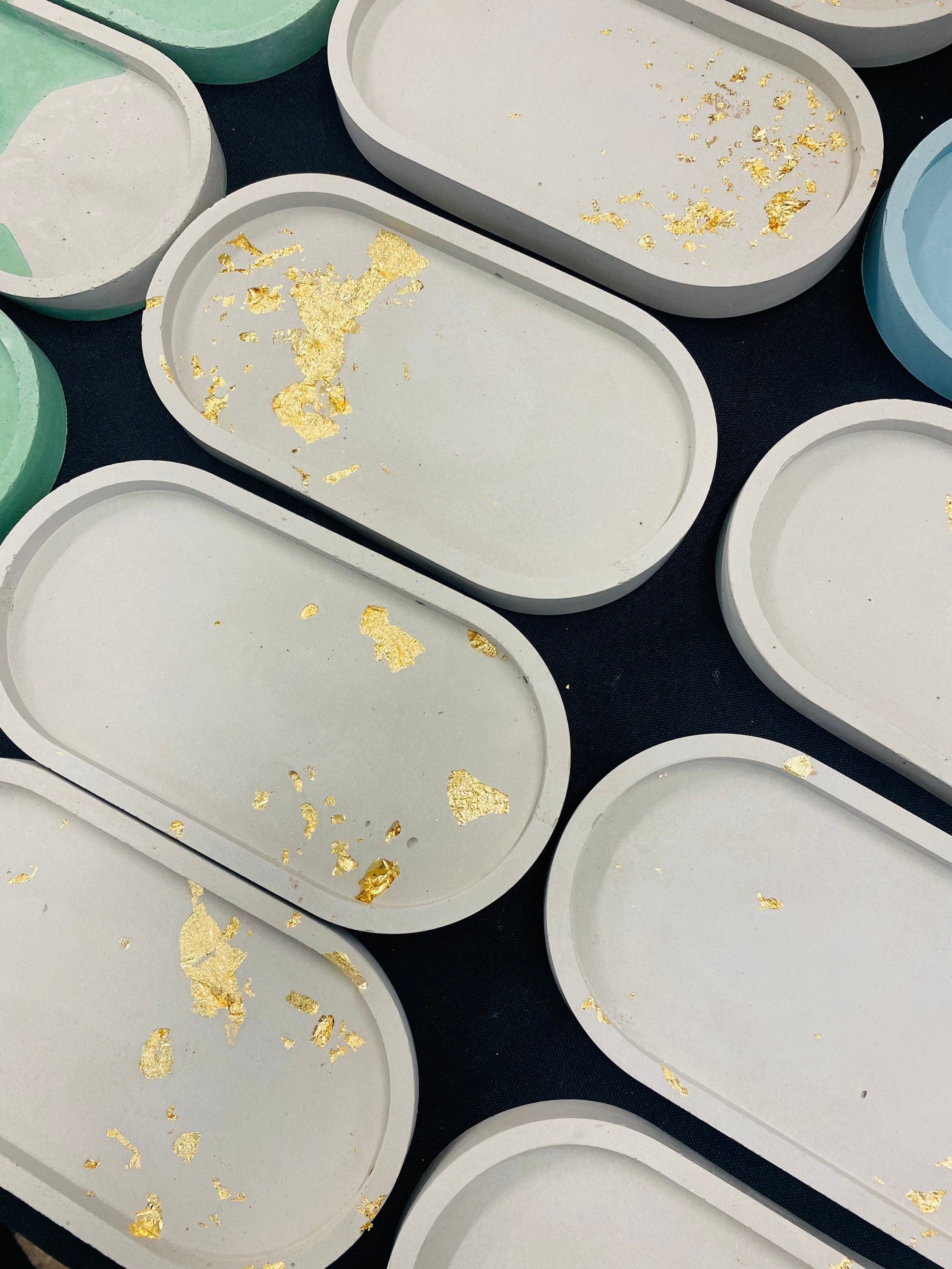 6.5" Oval Concrete Tray